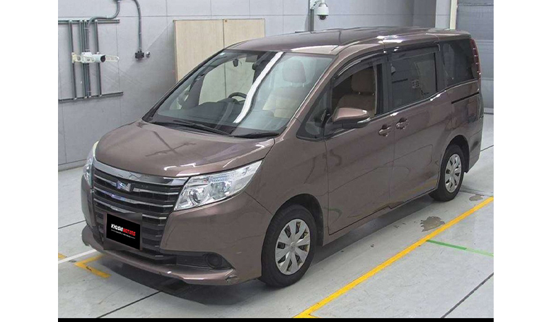 2017 Toyota Noah image-2