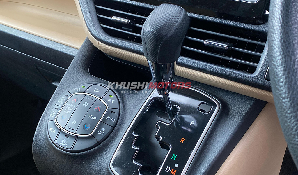 2017 Toyota Noah image-11