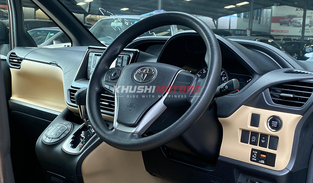 2017 Toyota Noah image-12