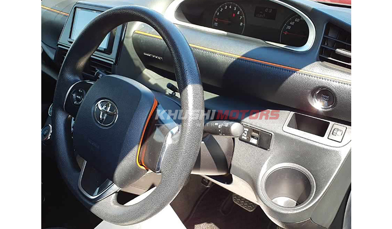 2017 Toyota Sienta image-4