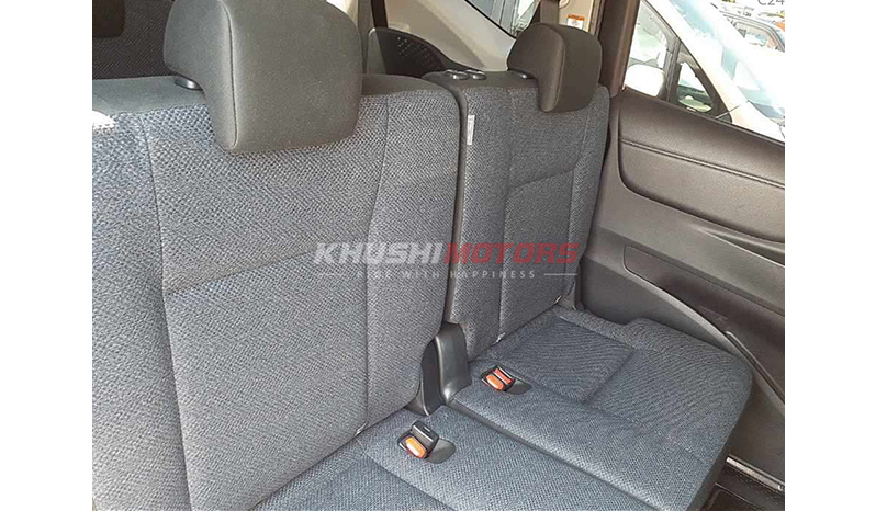 2017 Toyota Sienta image-5