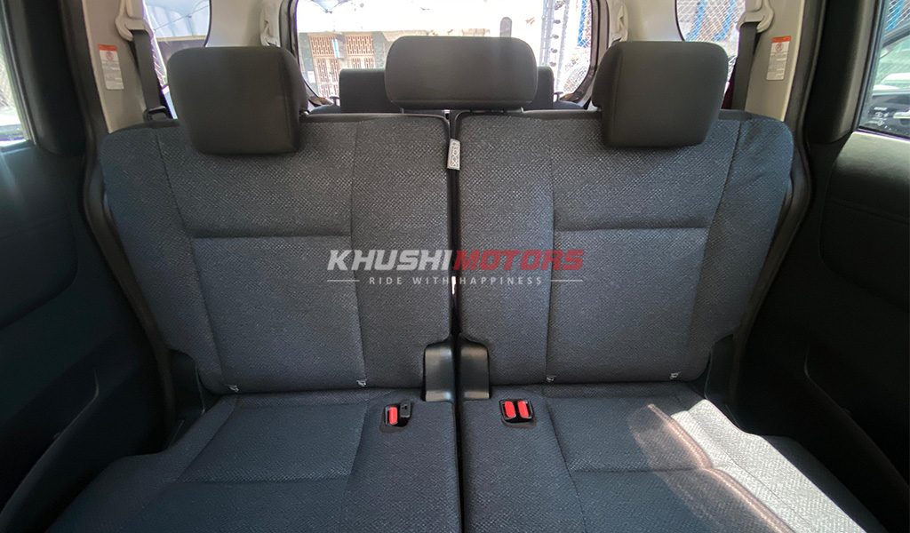 2017 Toyota Sienta image-8