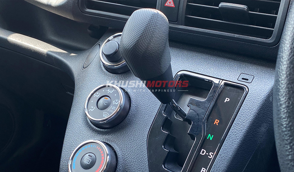 2017 Toyota Sienta image-10