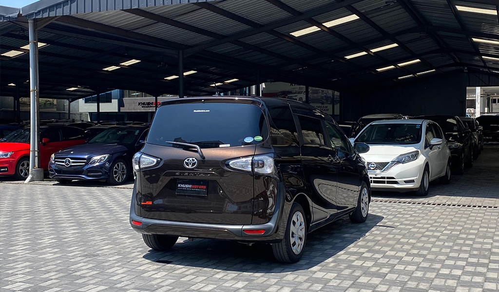 2017 Toyota Sienta image-13