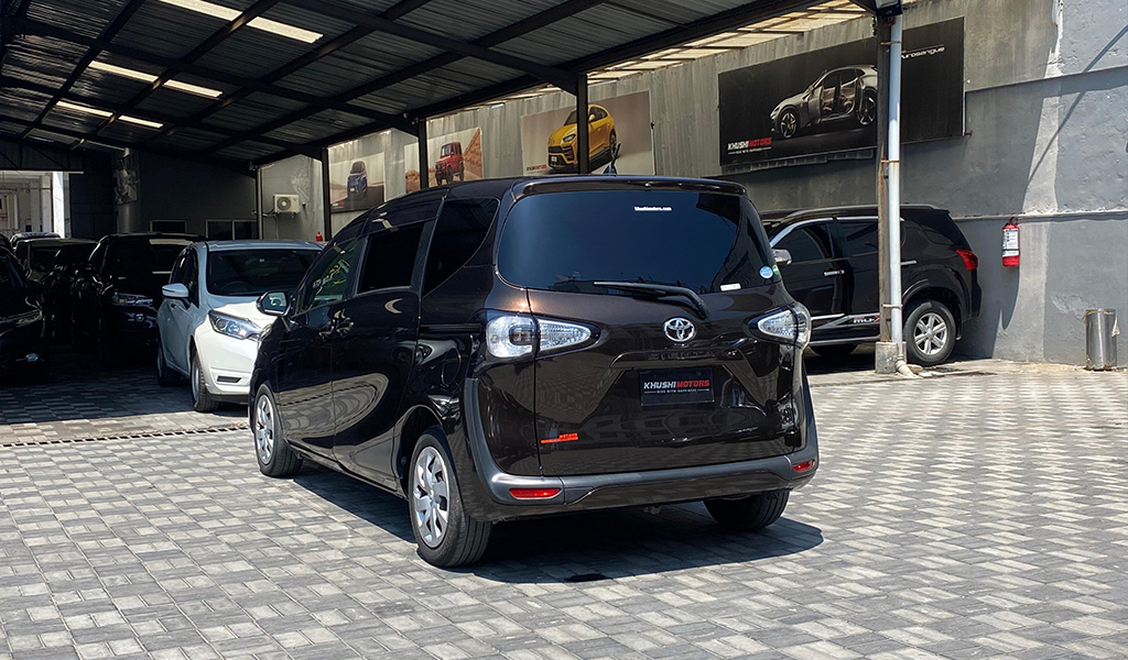 2017 Toyota Sienta image-14