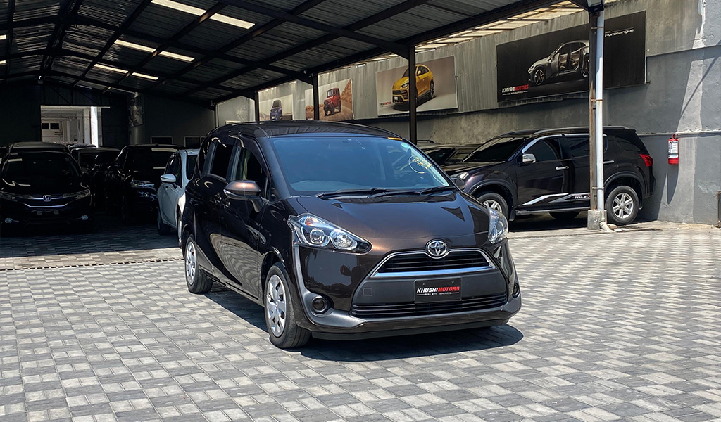 2017 Toyota Sienta image-16