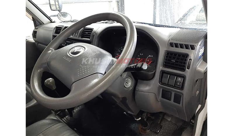 2017 Mazda Bongo image-5