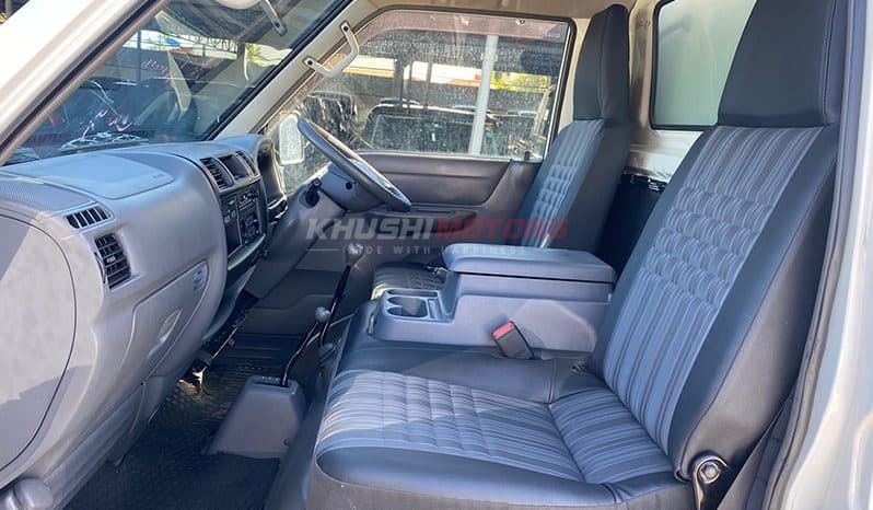 2017 Mazda Bongo image-15