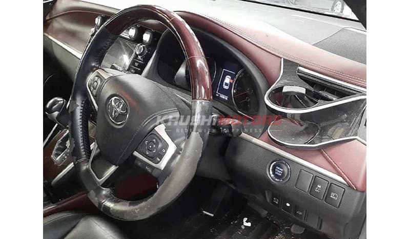 2017 Toyota Harrier image-3