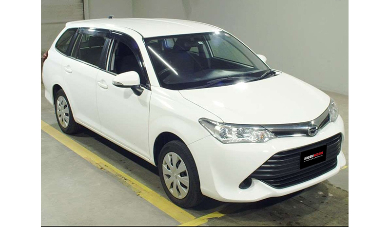 2017 Toyota Corolla Fielder image-1