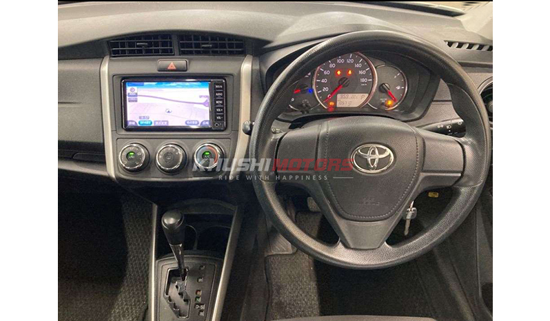 2017 Toyota Corolla Fielder image-3