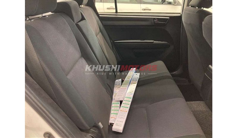 2017 Toyota Corolla Fielder image-5