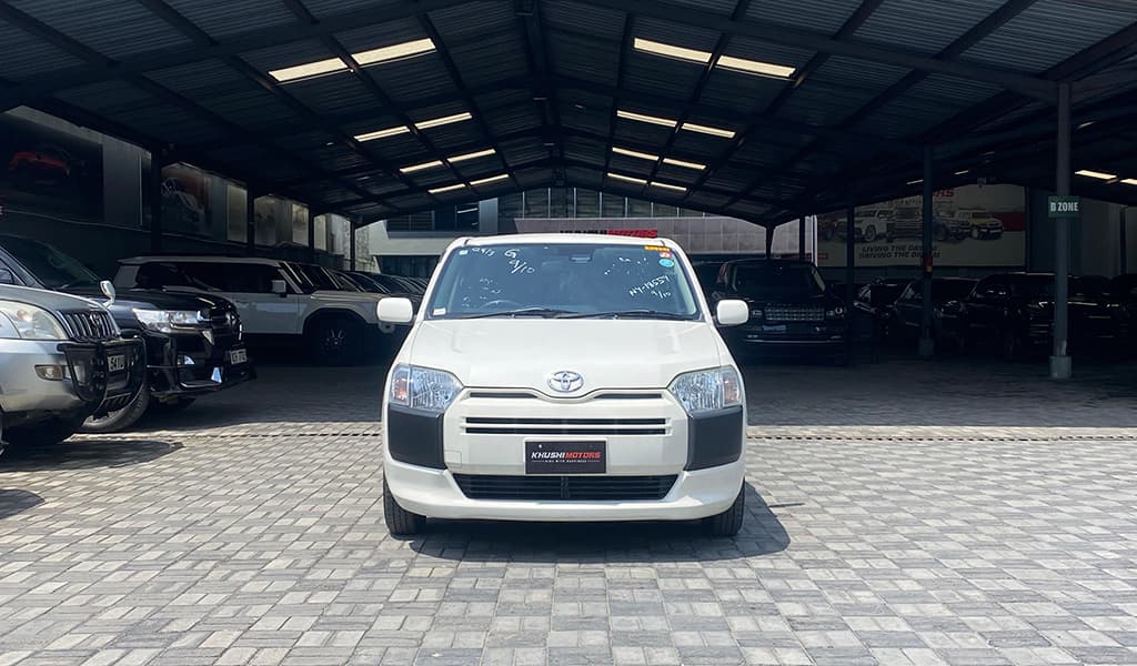 2017 Toyota Probox image-1
