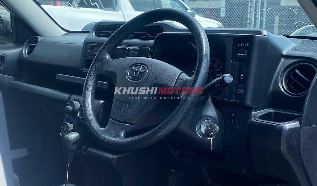 2017 Toyota Probox image-13