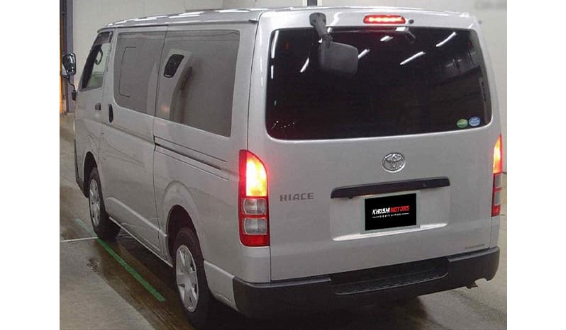 2017 Toyota Hiace image-2