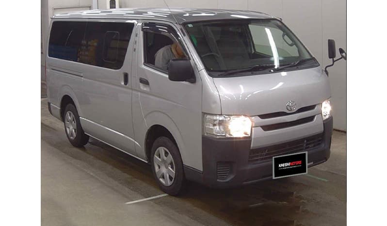 2017 Toyota Hiace image-4