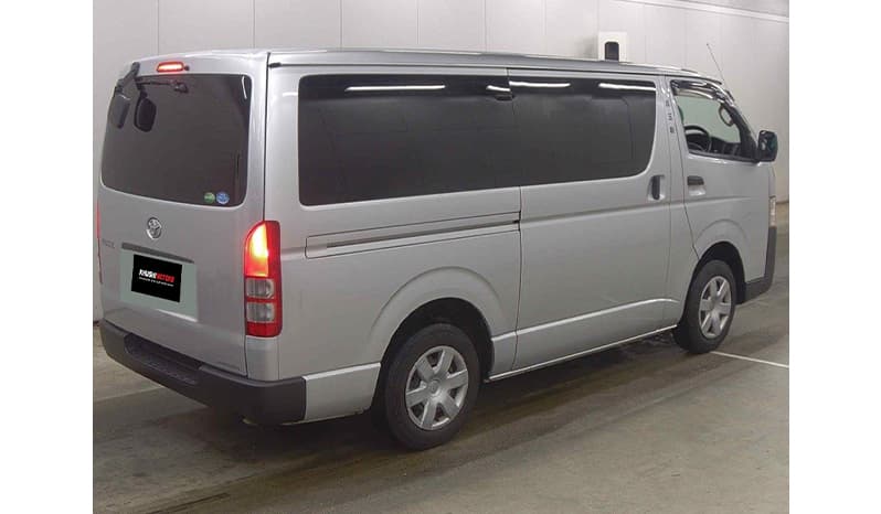 2017 Toyota Hiace image-5