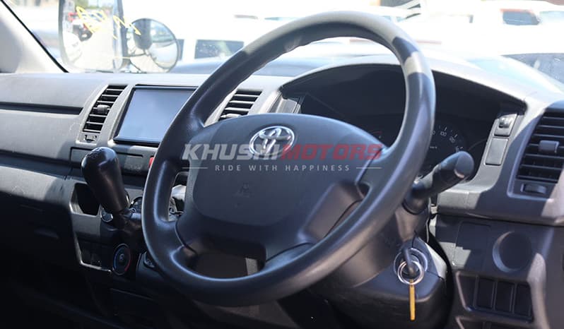2017 Toyota Hiace image-10