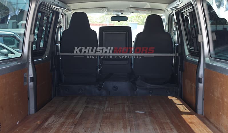 2017 Toyota Hiace image-13