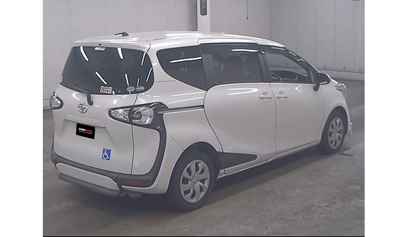 2017 Toyota Sienta image-2