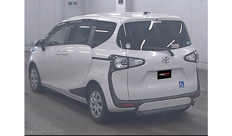 2017 Toyota Sienta image-3