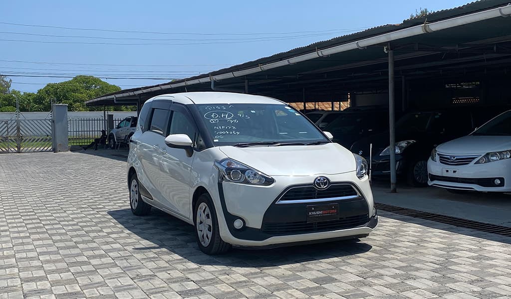 2017 Toyota Sienta image-8