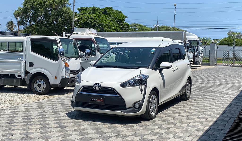 2017 Toyota Sienta image-9