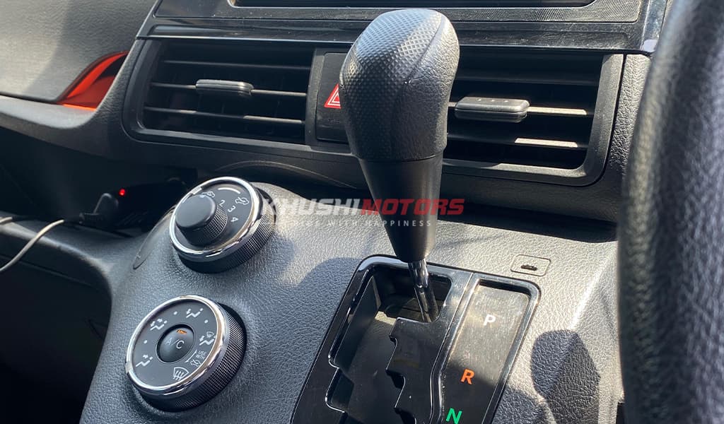 2017 Toyota Sienta image-13