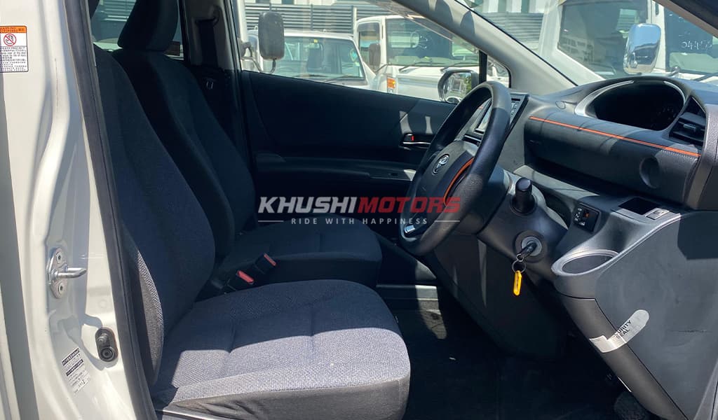 2017 Toyota Sienta image-14