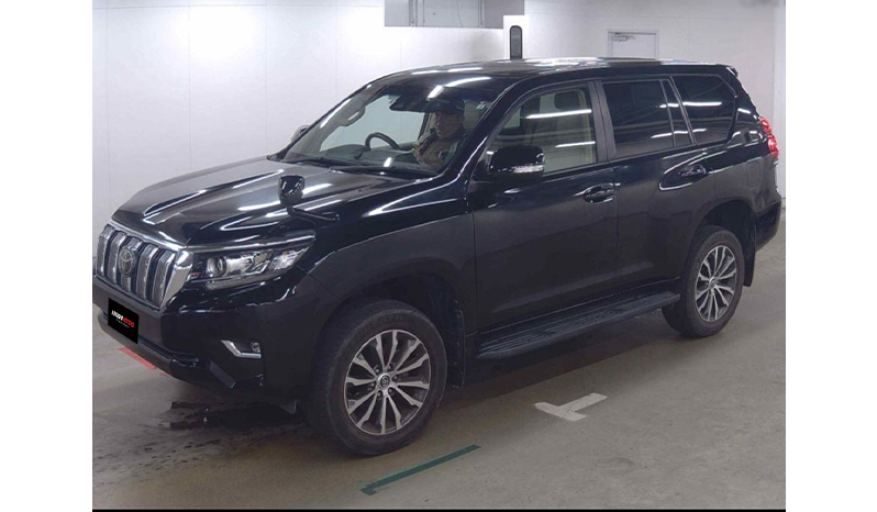2018 Toyota Land Cruiser Prado image-3