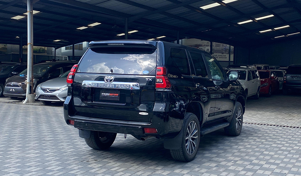 2018 Toyota Land Cruiser Prado image-11