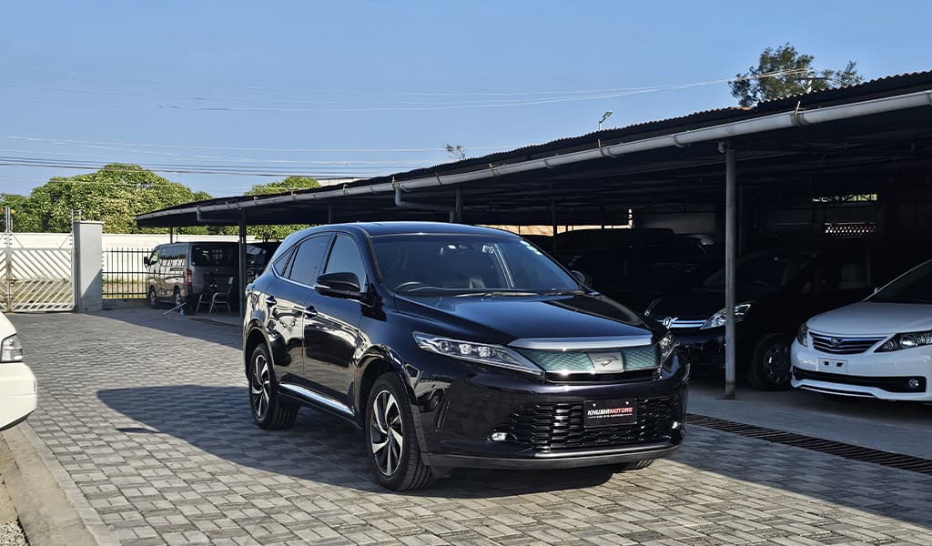 2017 Toyota Harrier image-1