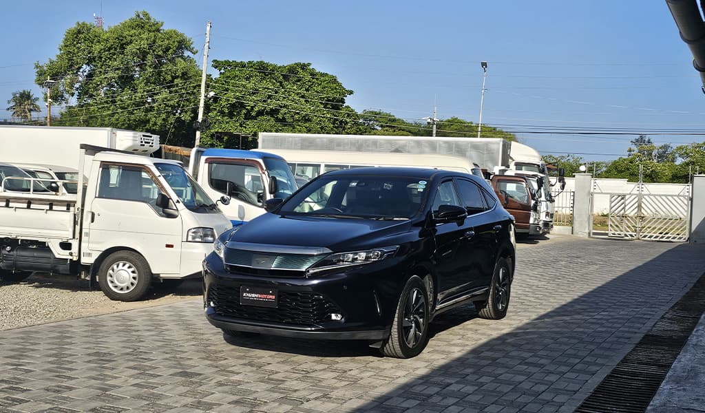 2017 Toyota Harrier image-9