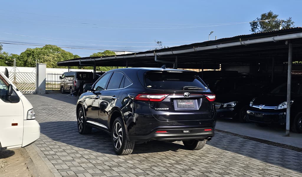 2017 Toyota Harrier image-10