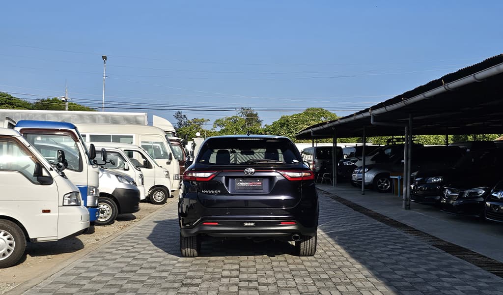 2017 Toyota Harrier image-11