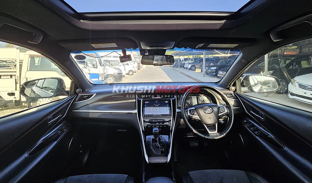 2017 Toyota Harrier image-14