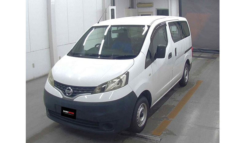 2017 Nissan NV200 image-7