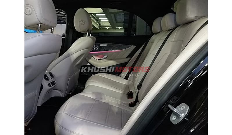 2017 Mercedes-Benz E43 image-8