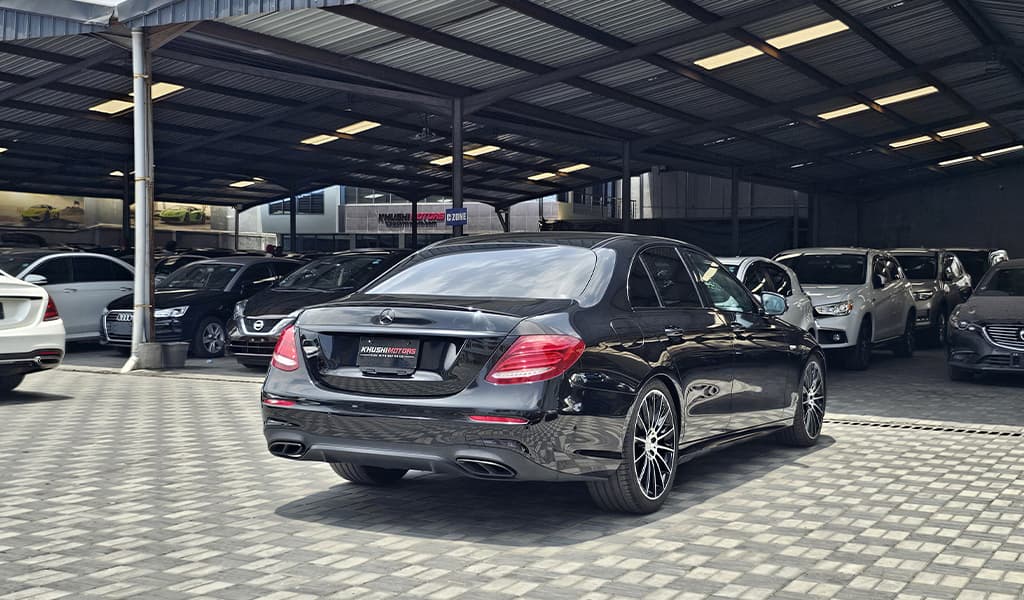 2017 Mercedes-Benz E43 image-13