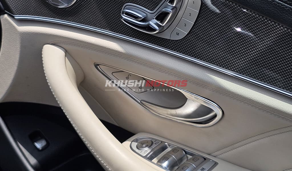 2017 Mercedes-Benz E43 image-21
