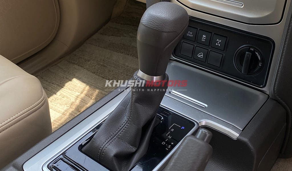 2018 Toyota Land Cruiser Prado image-9