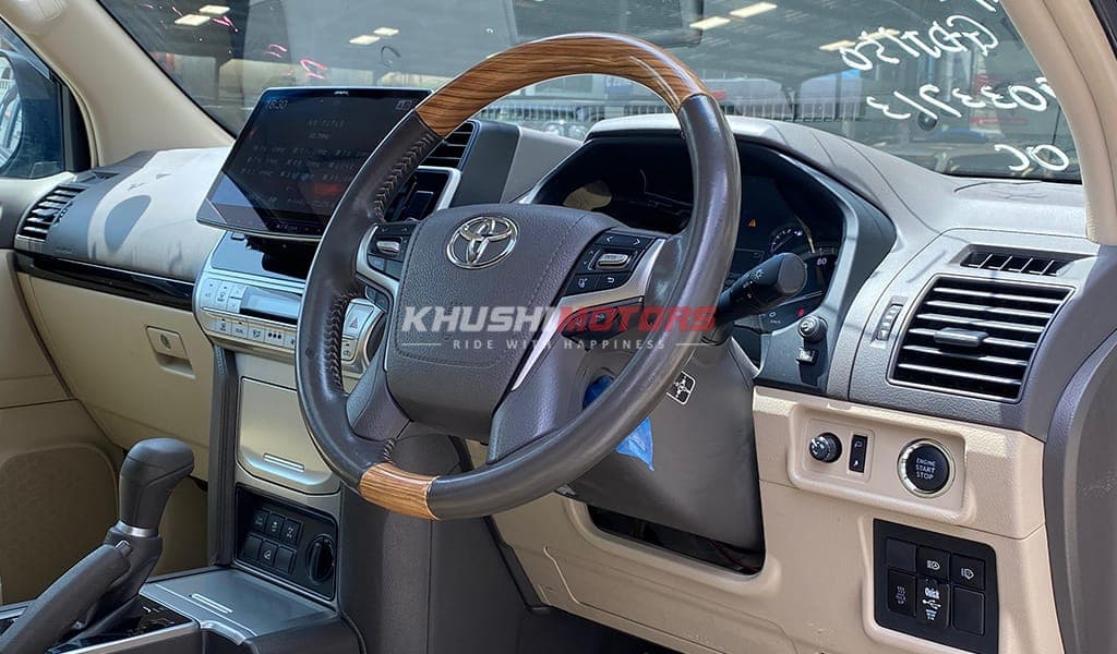 2018 Toyota Land Cruiser Prado image-11