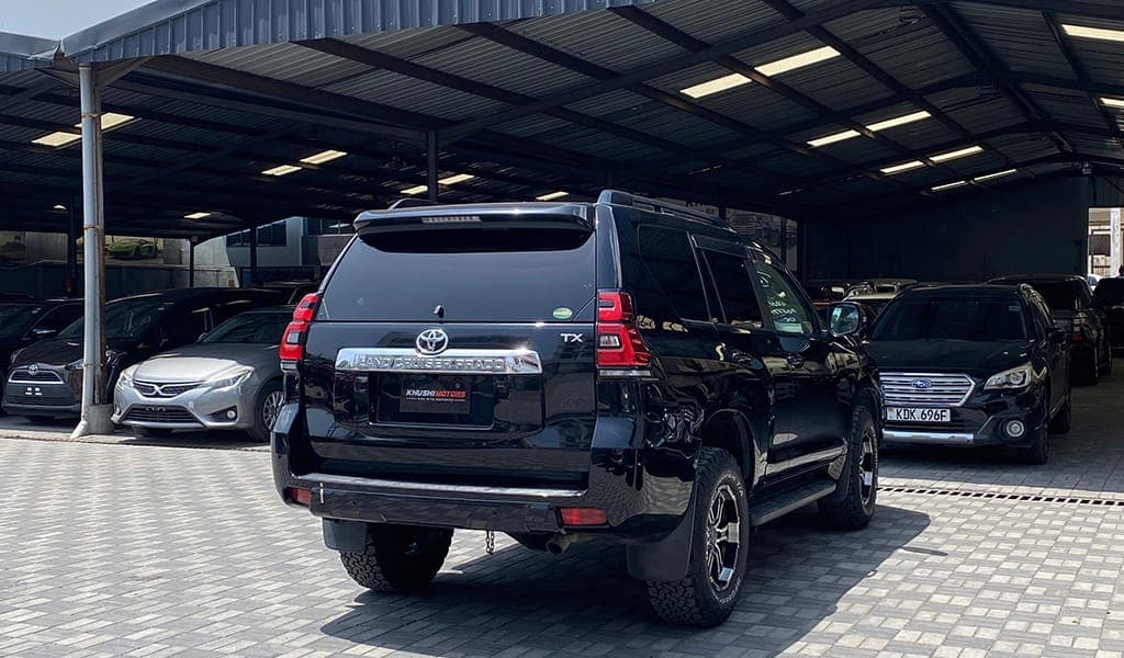2018 Toyota Land Cruiser Prado image-12