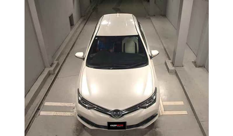 2017 Toyota Auris image-4