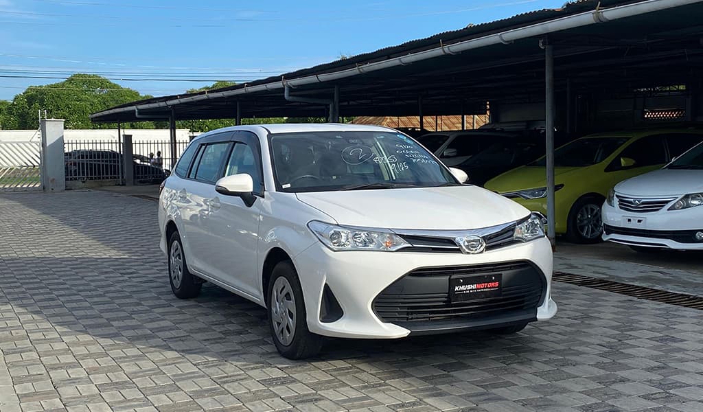 2017 Toyota Corolla Fielder image-17