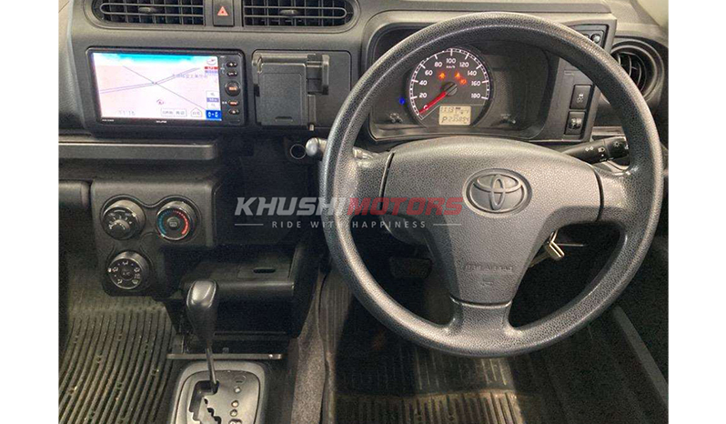 2017 Toyota Probox image-2