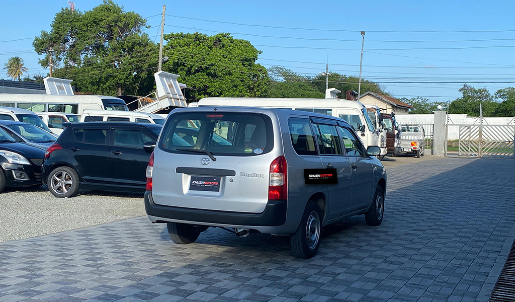 2017 Toyota Probox image-12