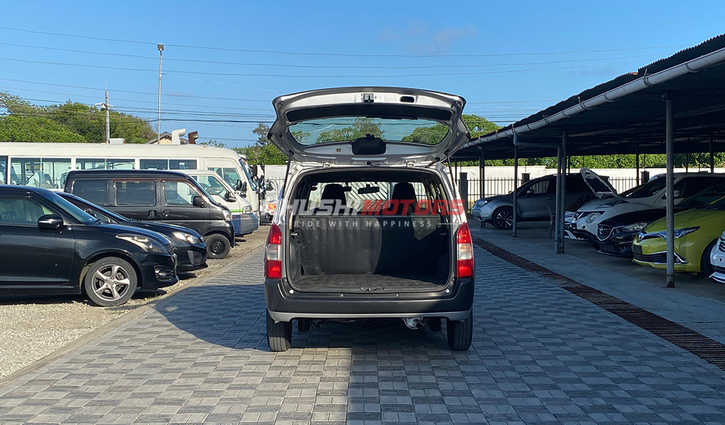 2017 Toyota Probox image-17