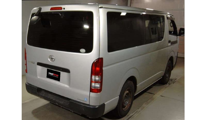 2017 Toyota Regius Van image-3