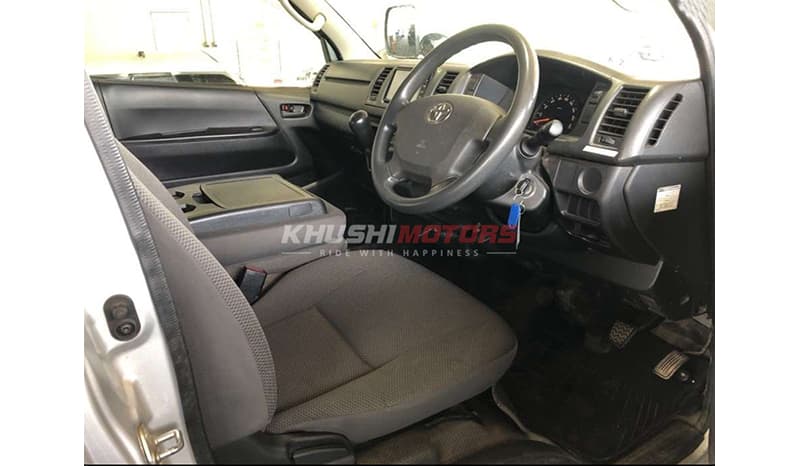 2017 Toyota Regius Van image-6